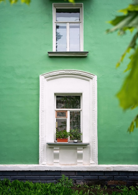 découvrez notre maison verte, un havre de paix éco-responsable alliant confort moderne et respect de l'environnement. profitez d'un cadre de vie sain et harmonieux grâce à des matériaux durables et des solutions énergétiques innovantes.