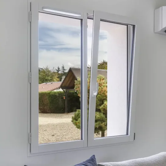 découvrez notre sélection de fenêtres modernes et éco-conscientes, alliant design et performance énergétique pour embellir votre intérieur tout en réduisant votre consommation d'énergie.