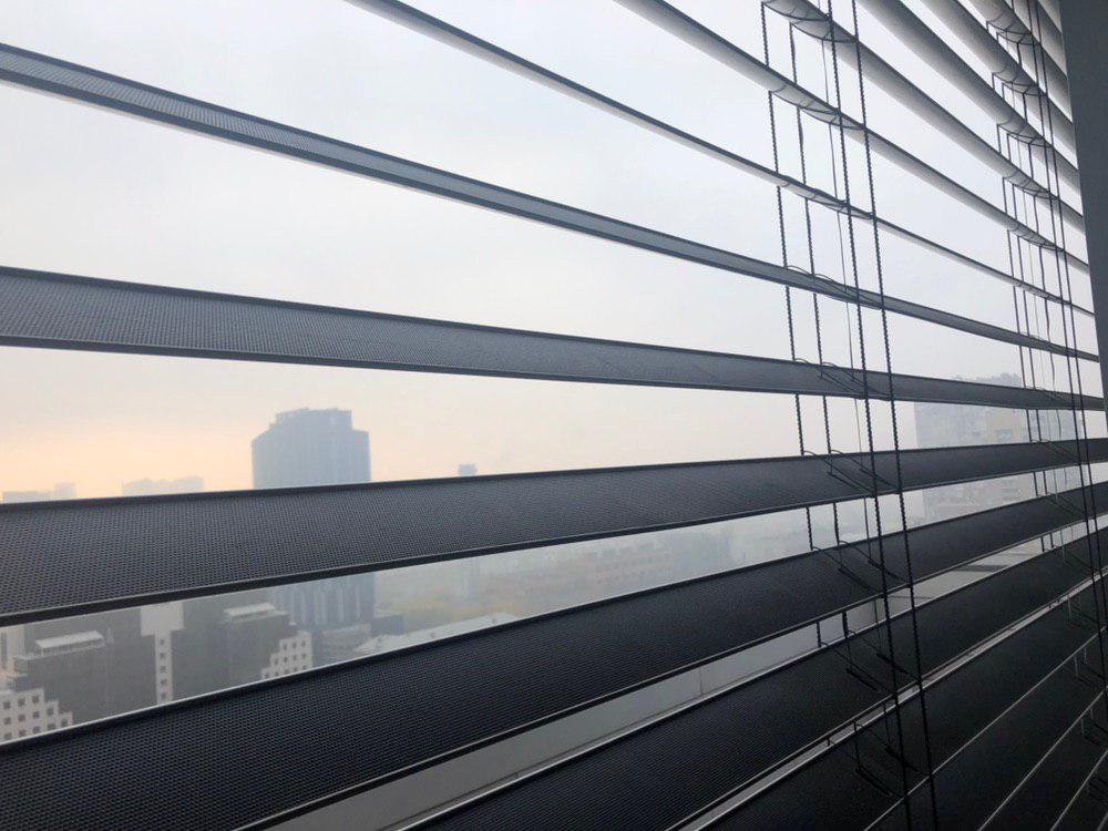 découvrez les fenêtres photovoltaïques, une innovation qui allie design et efficacité énergétique. transformez la lumière du soleil en électricité tout en améliorant l'esthétique de votre maison. optez pour une solution durable et respectueuse de l'environnement.