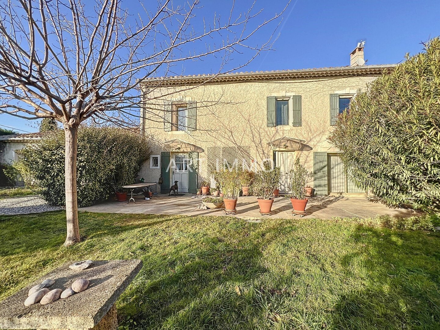 découvrez cette véritable opportunité d'acquérir une ferme à vendre, alliant charme, espace et potentiel. parfaite pour les passionnés de nature ou les investisseurs agricoles, cette propriété offre des terres fertiles et des bâtiments modulables. ne manquez pas cette chance de réaliser votre rêve de vie à la campagne !