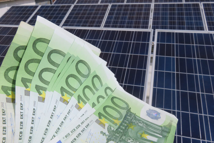 découvrez comment financer vos panneaux photovoltaïques grâce à des prêts adaptés. optimisez votre investissement énergétique et profitez d'une réduction de votre facture d'électricité tout en contribuant à la transition écologique.