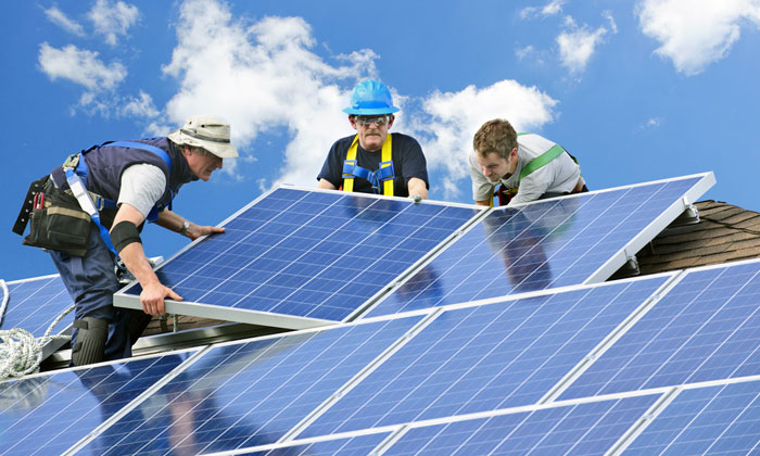 découvrez notre formation spécialisée pour devenir installateur photovoltaïque, acquérant les compétences essentielles pour concevoir, installer et entretenir des systèmes solaires. rejoignez-nous pour contribuer à une énergie plus verte et durable!