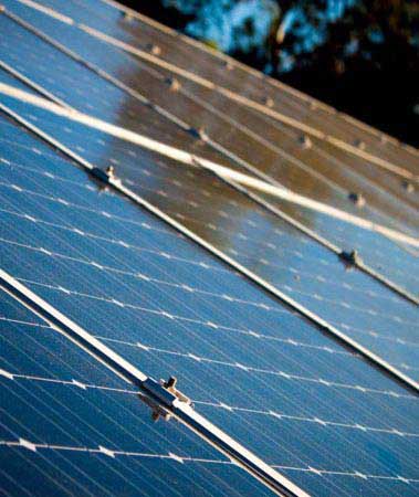 découvrez notre formation photovoltaïque complète, idéale pour acquérir les compétences nécessaires à l'installation et à la maintenance de systèmes solaires. apprenez des experts du secteur et boostez votre carrière dans les énergies renouvelables.