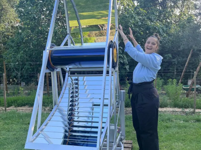 découvrez le four solaire pro, une solution innovante et écologique pour cuisiner vos plats préférés en utilisant l'énergie du soleil. économisez sur vos factures d'énergie tout en respectant l'environnement. idéal pour les amateurs de plein air et de cuisine saine.