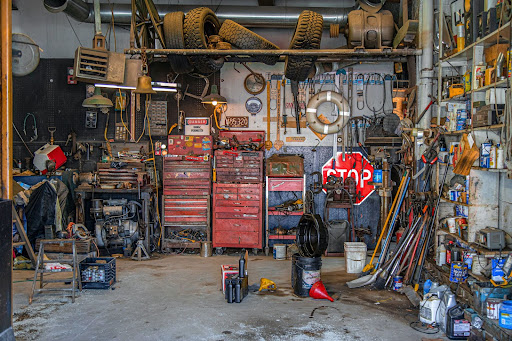découvrez notre garage professionnel dédié à l'entretien et à la réparation de votre véhicule. services de qualité, expertise technique et accueil chaleureux vous attendent pour garantir la sécurité et la performance de votre automobile.