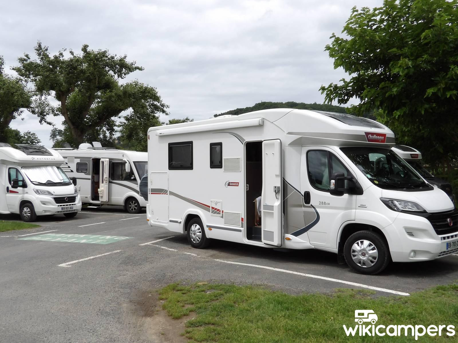 découvrez gensol, le camping-car idéal pour vos aventures en plein air. profitez d'un confort inégalé, d'équipements modernes et d'un espace optimisé pour des vacances inoubliables sur la route.