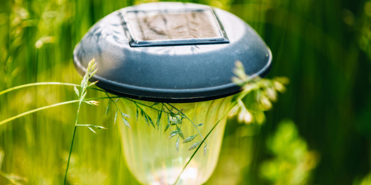 découvrez les causes possibles d'une guirlande solaire défectueuse et comment les résoudre. apprenez à maximiser l'efficacité de votre éclairage extérieur tout en assurant sa longévité.