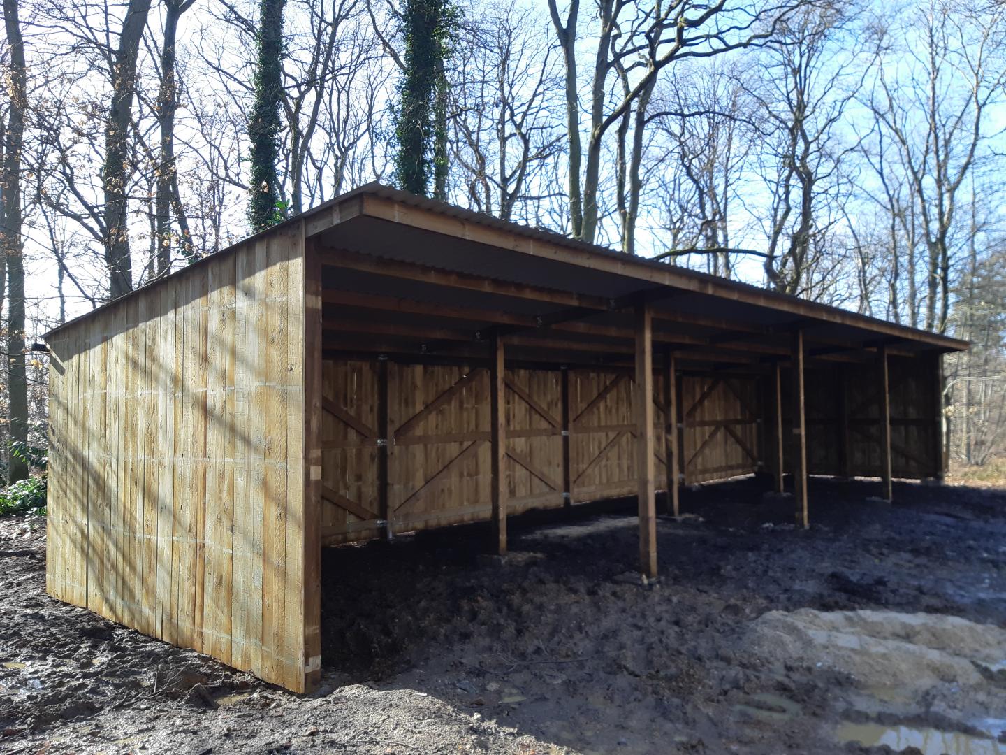 découvrez notre sélection de hangars en bois, alliant esthétisme et fonctionnalité. idéaux pour le stockage, l'aménagement de votre jardin ou le bricolage, nos hangars en bois sont conçus pour résister aux intempéries tout en ajoutant une touche naturelle à votre espace. explorez nos modèles variés pour trouver celui qui convient parfaitement à vos besoins.