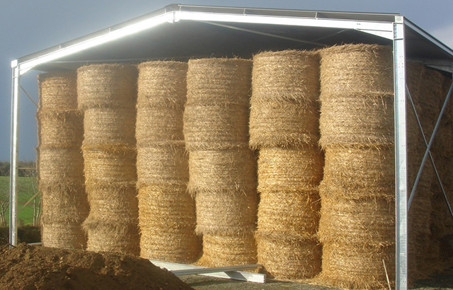 découvrez notre hangar à fourrage, conçu pour protéger vos récoltes et optimiser le stockage de vos aliments pour animaux. offrant une construction robuste et des solutions polyvalentes, notre hangar est idéal pour les agriculteurs souhaitant garantir la qualité de leur fourrage.