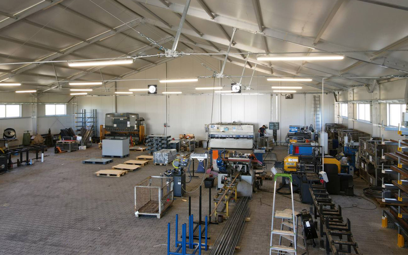 découvrez nos hangars industriels conçus pour répondre à tous vos besoins de stockage et d'espace de travail. offrant robustesse, flexibilité et sécurité, nos solutions s'adaptent parfaitement à votre activité.