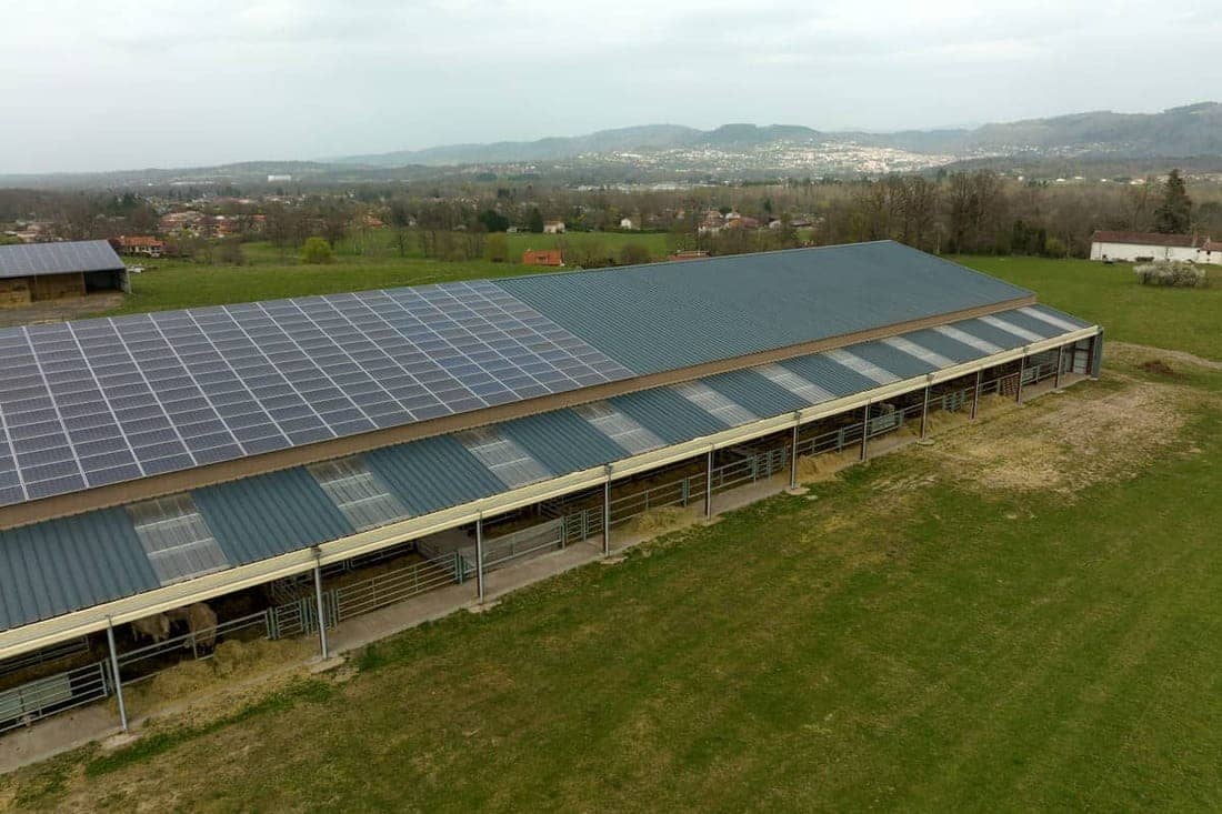 découvrez comment bénéficier d'un hangar photovoltaïque gratuit pour optimiser votre production d'énergie solaire tout en réduisant vos dépenses. profitez d'une solution durable et économique pour votre entreprise.