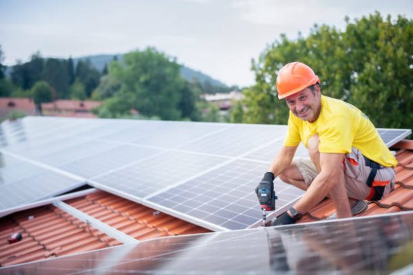 découvrez comment les panneaux solaires peuvent réduire votre facture énergétique tout en ayant un impact positif sur l'environnement. adoptez une solution écologique et économique dès aujourd'hui.