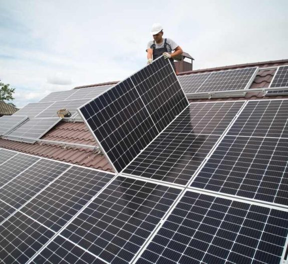 découvrez l'impact social des panneaux solaires : une solution durable qui favorise l'accès à l'énergie, crée des emplois locaux et contribue à la protection de l'environnement. apprenez comment cette technologie transforme des communautés et améliore la qualité de vie.