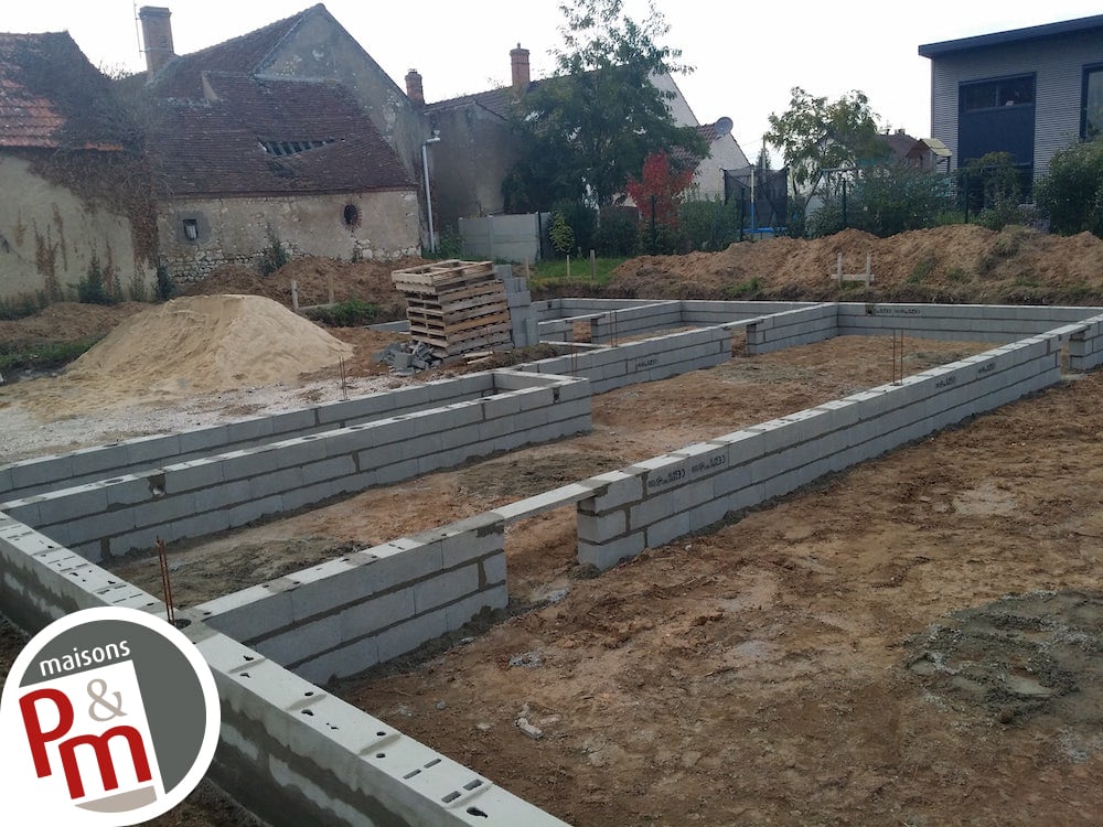 découvrez nos conseils pour une implantation réussie de votre maison. choisissez le bon emplacement, optimisez l'espace et tirez parti des atouts de votre terrain. transformez votre rêve en réalité avec une planification stratégique et une conception adaptée.