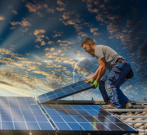 découvrez l'importance de l'inclinaison des panneaux solaires pour maximiser leur efficacité. apprenez comment un angle optimal peut améliorer la production d'énergie solaire et prolonger la durée de vie de vos installations. adoptez les meilleures pratiques pour un investissement durable et rentable.