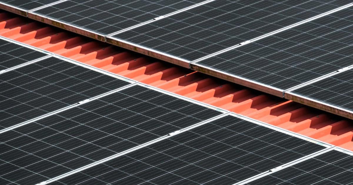 découvrez les inconvénients des panneaux photovoltaïques, tels que les coûts d'installation élevés, l'intermittence de production d'énergie, et les impacts environnementaux liés à leur fabrication. informez-vous avant de faire le choix de l'énergie solaire.