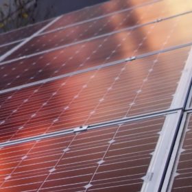 découvrez les dernières avancées en matière d'innovation solaire, qui transforment l'énergie renouvelable et améliorent la durabilité. apprenez comment ces technologies innovantes révolutionnent la production d'énergie et contribuent à un avenir plus vert.