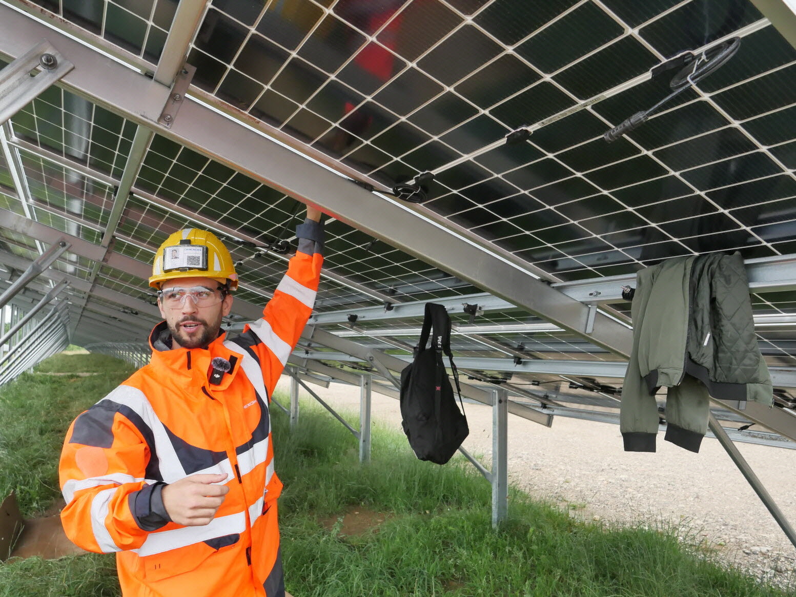 découvrez les services d'un installateur photovoltaïque en isère, spécialisé dans l'installation de panneaux solaires pour une transition énergétique réussie. profitez d'énergies renouvelables, d'économies sur vos factures d'électricité et d'une expertise locale pour transformer votre habitation en une source d'énergie durable.