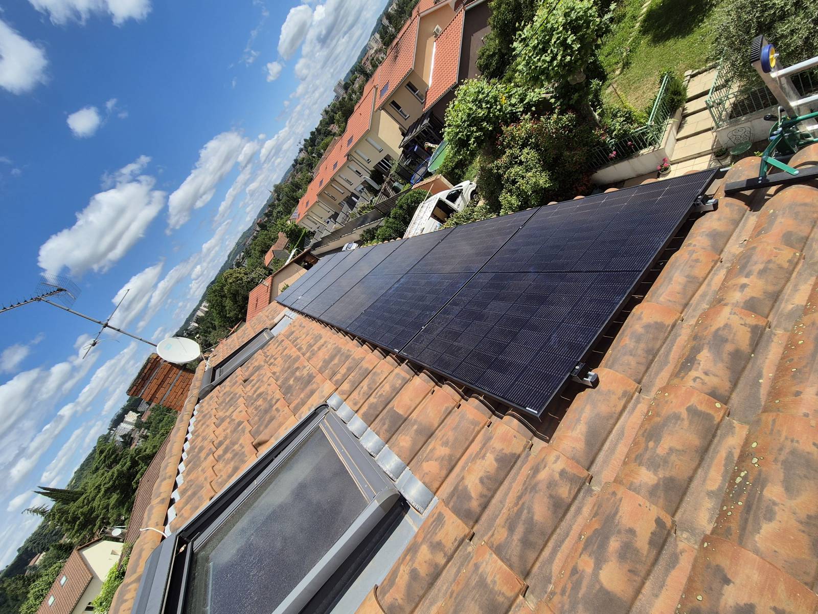 découvrez les services d'un installateur photovoltaïque en isère pour une transition énergétique réussie. profitez de conseils d'experts, d'une installation sur mesure et d'un accompagnement personnalisé pour optimiser votre production d'énergie solaire. réalisez des économies sur vos factures d'électricité tout en contribuant à la protection de l'environnement.