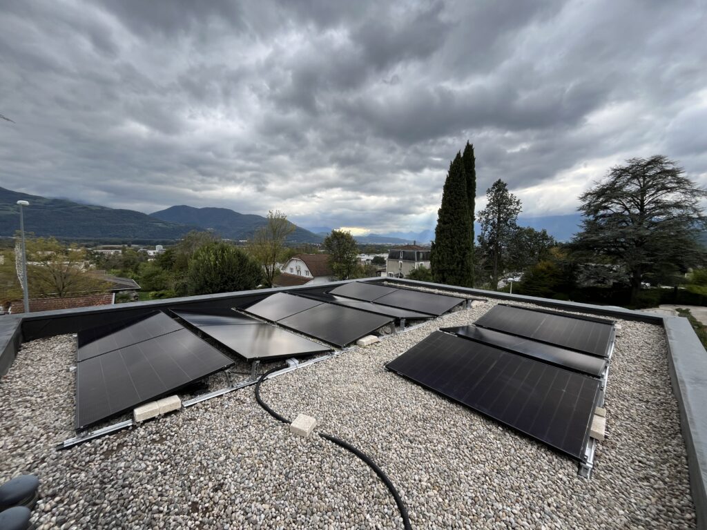 découvrez les services d'installation de panneaux photovoltaïques en isère. profitez d'une énergie renouvelable et réduisez vos factures d'électricité grâce à notre expertise locale en matière de solutions solaires. contactez-nous pour un devis personnalisé!