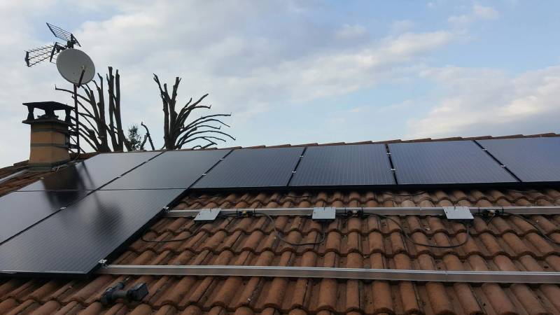 découvrez nos services d'installateur photovoltaïque en isère, spécialisés dans l'installation de panneaux solaires pour réduire votre facture d'énergie et contribuer à la transition énergétique. profitez d'une expertise locale pour un projet sur mesure et durable.