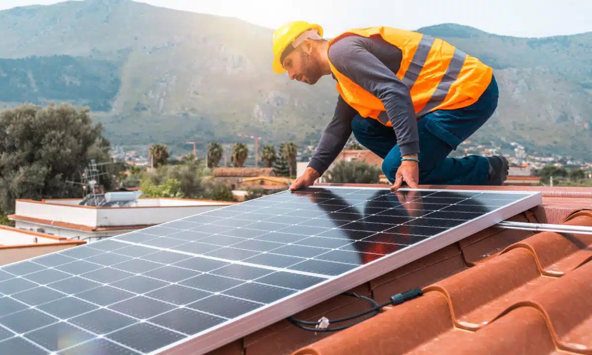découvrez comment intégrer des panneaux solaires à votre maison pour réduire votre facture d'électricité et contribuer à la protection de l'environnement. explorez les avantages, les différents types de panneaux et les étapes pour une installation réussie.