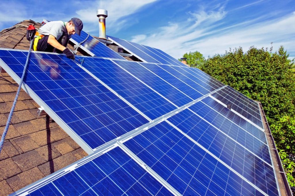 découvrez comment installer des panneaux solaires chez vous pour bénéficier d'une énergie renouvelable et réduire vos factures d'électricité. suivez nos conseils pratiques et optimisez votre installation grâce à des solutions adaptées à vos besoins.