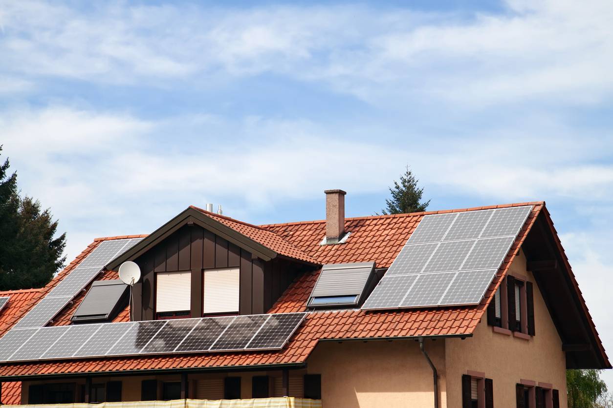 découvrez comment installer des panneaux solaires soi-même grâce à notre guide complet. apprenez les étapes essentielles, les matériaux nécessaires et les conseils pratiques pour profiter d'une énergie renouvelable à domicile tout en réalisant des économies.