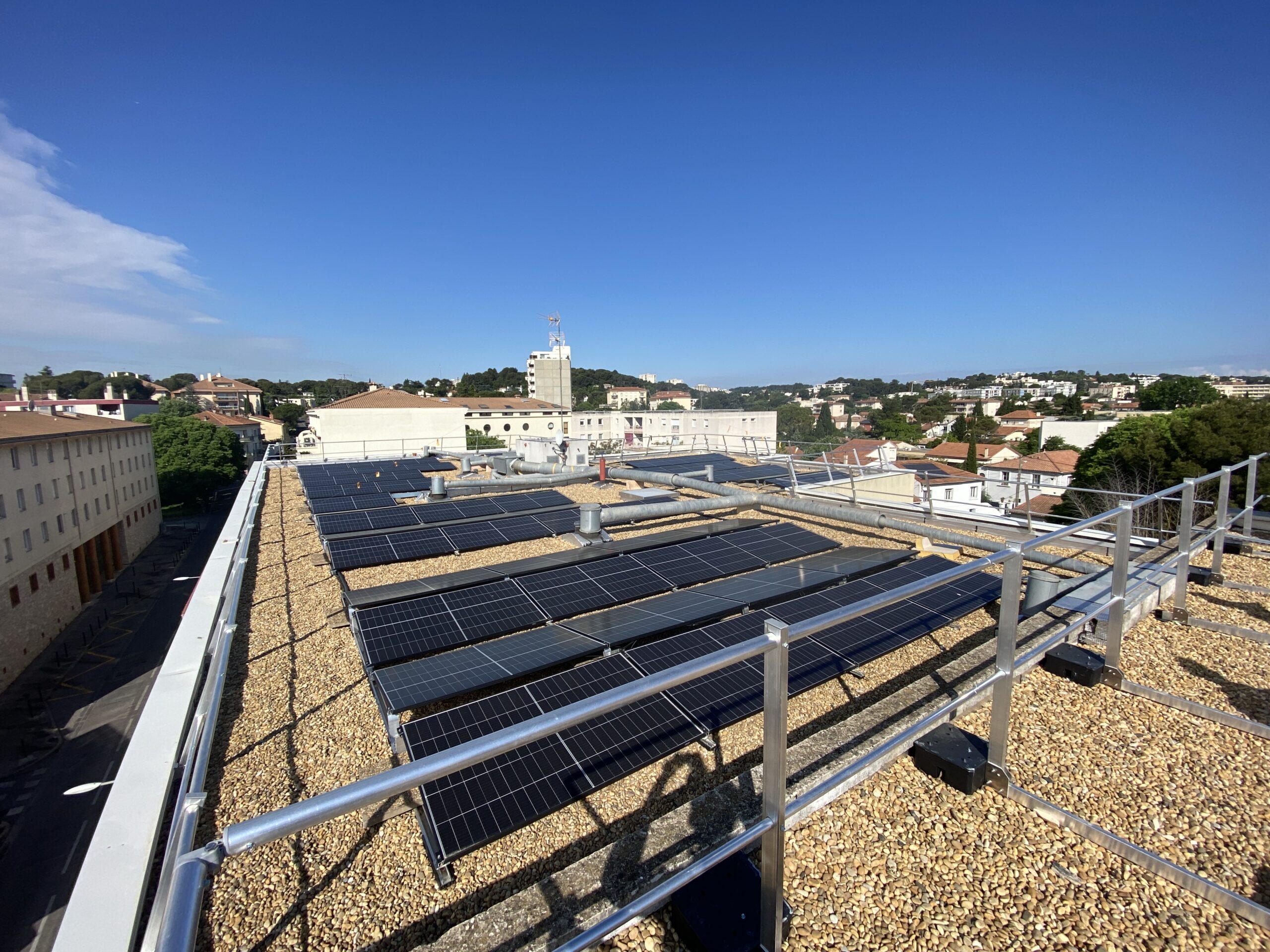 découvrez les avantages d'investir dans un bâtiment photovoltaïque de 100 kwc. optimisez votre production d'énergie verte, réduisez vos coûts d'électricité et contribuez à un avenir durable. développez votre projet d'énergie renouvelable dès aujourd'hui !