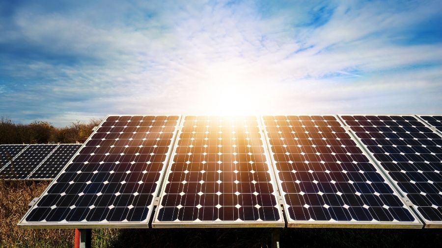 découvrez comment investir dans l'énergie solaire et profiter des avantages écologiques et financiers. apprenez les différentes options, les incitations gouvernementales et les meilleures pratiques pour maximiser votre retour sur investissement tout en contribuant à un avenir durable.