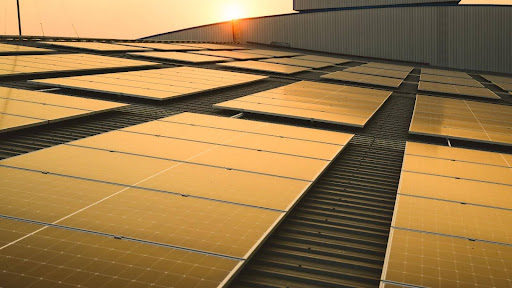 découvrez comment investir dans des panneaux photovoltaïques pour votre entreprise. profitez des avantages financiers et écologiques de l'énergie solaire tout en réduisant vos coûts énergétiques et en améliorant votre image de marque. informez-vous sur les aides disponibles et les retours sur investissement.