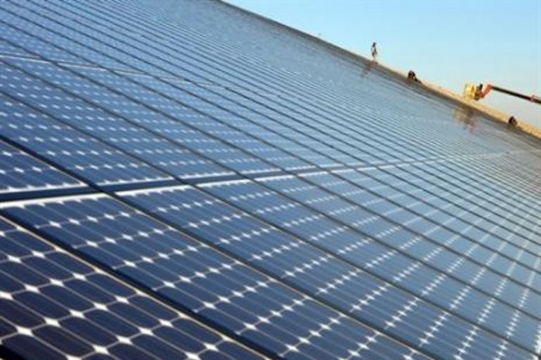 découvrez les avantages d'investir dans des panneaux solaires : économies d'énergie, réduction de votre empreinte carbone et valorisation de votre propriété. explorez les options d'installation et les aides financières disponibles pour un avenir durable.