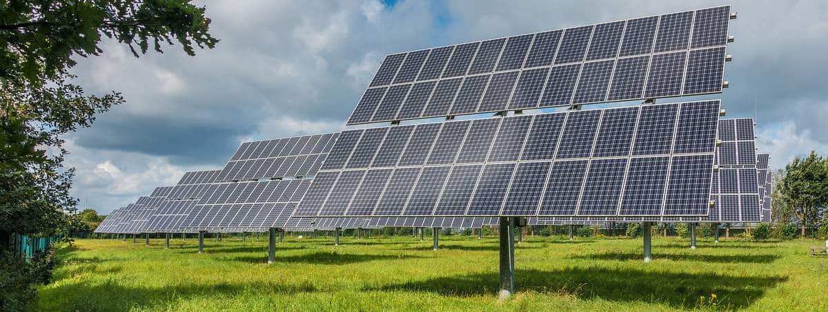 découvrez comment investir dans des panneaux solaires en france pour réduire vos factures d'énergie tout en contribuant à la transition écologique. explorez les avantages, les subventions disponibles et les options de financement pour rentabiliser votre investissement durable.