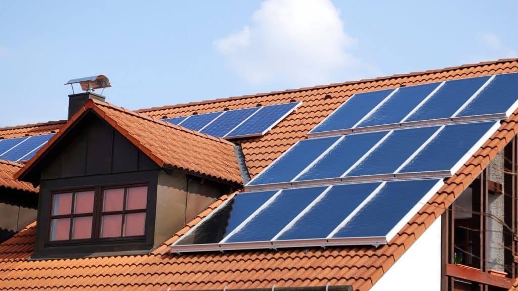 découvrez comment investir dans l'énergie solaire à toulouse. profitez des aides gouvernementales, des avantages fiscaux et des solutions adaptées pour rendre votre projet photovoltaïque rentable et durable. énergisez votre avenir avec le solaire à toulouse!