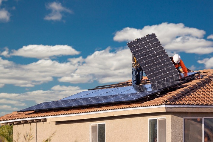 découvrez les avantages de l'investissement photovoltaïque, une solution écologique et rentable pour produire votre propre énergie solaire. profitez des économies sur vos factures d'électricité tout en contribuant à la transition énergétique. apprenez comment maximiser votre retour sur investissement grâce aux technologies innovantes et aux aides gouvernementales disponibles.