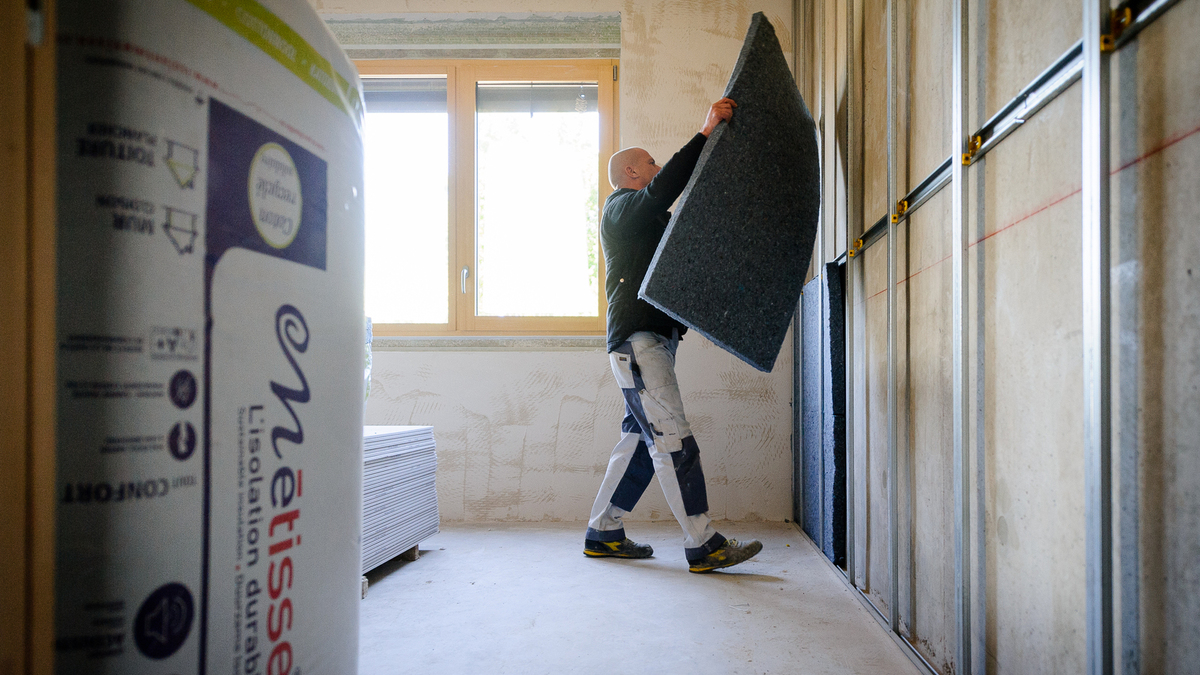découvrez les meilleures pratiques et solutions d'isolation pour 2020 afin d'améliorer l'efficacité énergétique de votre maison. trouvez des conseils sur les matériaux, les techniques et les aides disponibles pour optimiser votre confort et réduire vos factures.