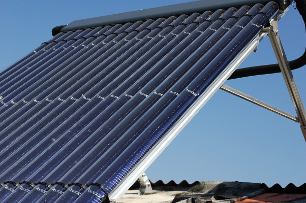 découvrez notre sélection de kits solaires pas chers, idéal pour réduire vos factures d'énergie tout en préservant l'environnement. profitez d'offres avantageuses et d'un équipement de qualité pour une autonomie énergétique à prix réduit.