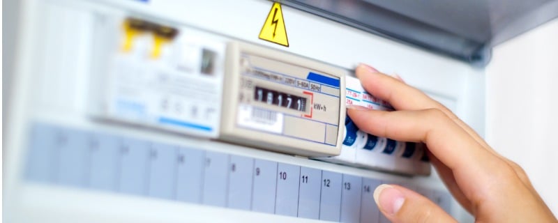 découvrez la conversion entre kva et kw et comprenez l'importance de ces unités de mesure dans le domaine de l'électricité. apprenez à calculer votre consommation d'énergie efficacement grâce à nos conseils et outils pratiques.