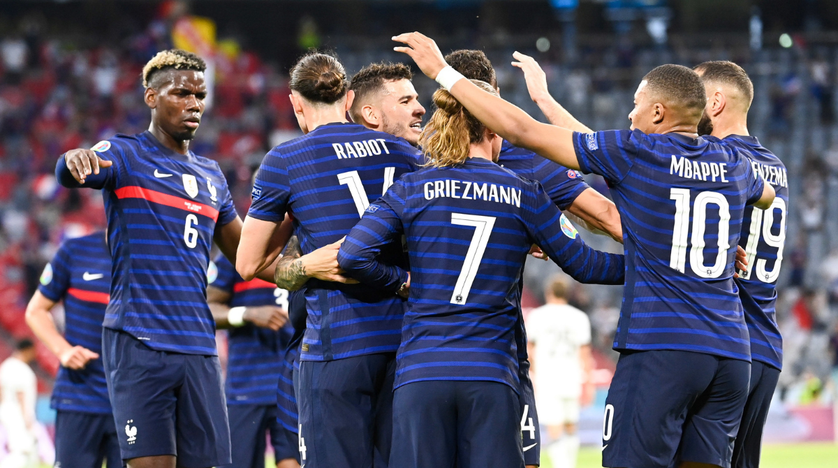 découvrez les événements marquants de la france en 2020, une année singulière entre défis et résilience, entre la lutte contre la pandémie et les moments de solidarité nationale.