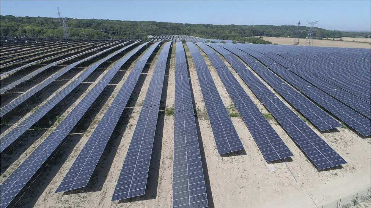 découvrez les avantages d'un terrain photovoltaïque : une solution écologie et économique pour produire de l'énergie solaire. investissez dans un avenir durable et réduisez vos factures d'électricité tout en contribuant à la protection de l'environnement.