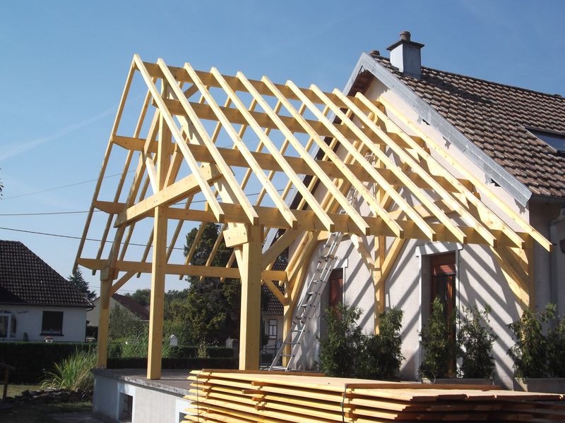découvrez les avantages et les caractéristiques d'une toiture à deux pans. idéale pour optimiser l'espace et l'esthétique de votre maison, cette solution offre une excellente résistance aux intempéries tout en améliorant l'isolation thermique. obtenez des conseils pour le choix des matériaux et l'entretien de votre toiture 2 pans.