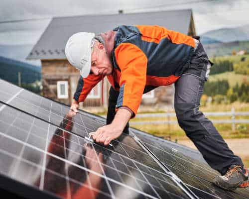 assurez le bon fonctionnement de vos panneaux photovoltaïques grâce à notre service de maintenance professionnelle. profitez d'une énergie solaire optimale et prolongez la durée de vie de votre installation avec nos interventions régulières et adaptées.