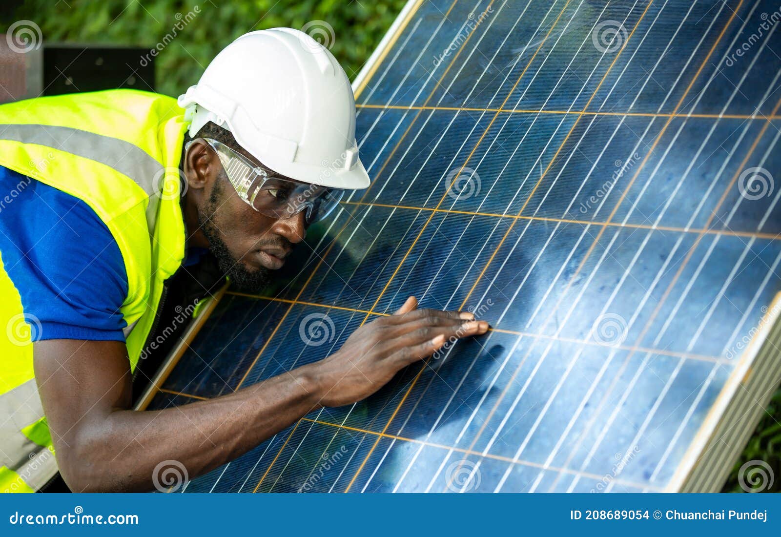 découvrez l'importance de la maintenance des panneaux solaires pour garantir leur performance optimale et prolonger leur durée de vie. informez-vous sur les services disponibles et les meilleures pratiques pour entretenir vos installations solaires.