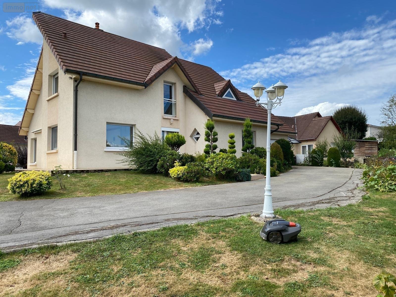 découvrez cette maison à vendre à seulement 25 000€, une opportunité rare sur le marché immobilier. profitez d'un espace de vie cosy et d'un emplacement idéal, parfait pour un premier achat ou un investissement. ne manquez pas cette chance unique !
