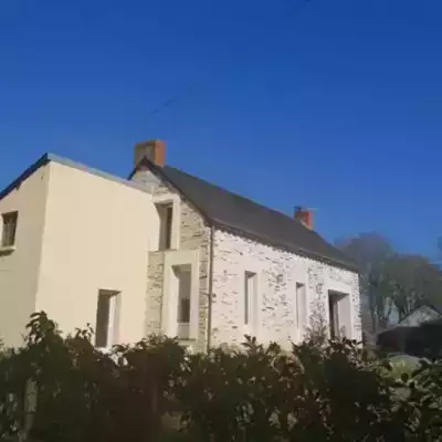 découvrez cette maison à vendre sans contraintes financières. profitez d'un cadre de vie agréable avec toutes les commodités à proximité. une opportunité à ne pas manquer pour votre futur domicile.