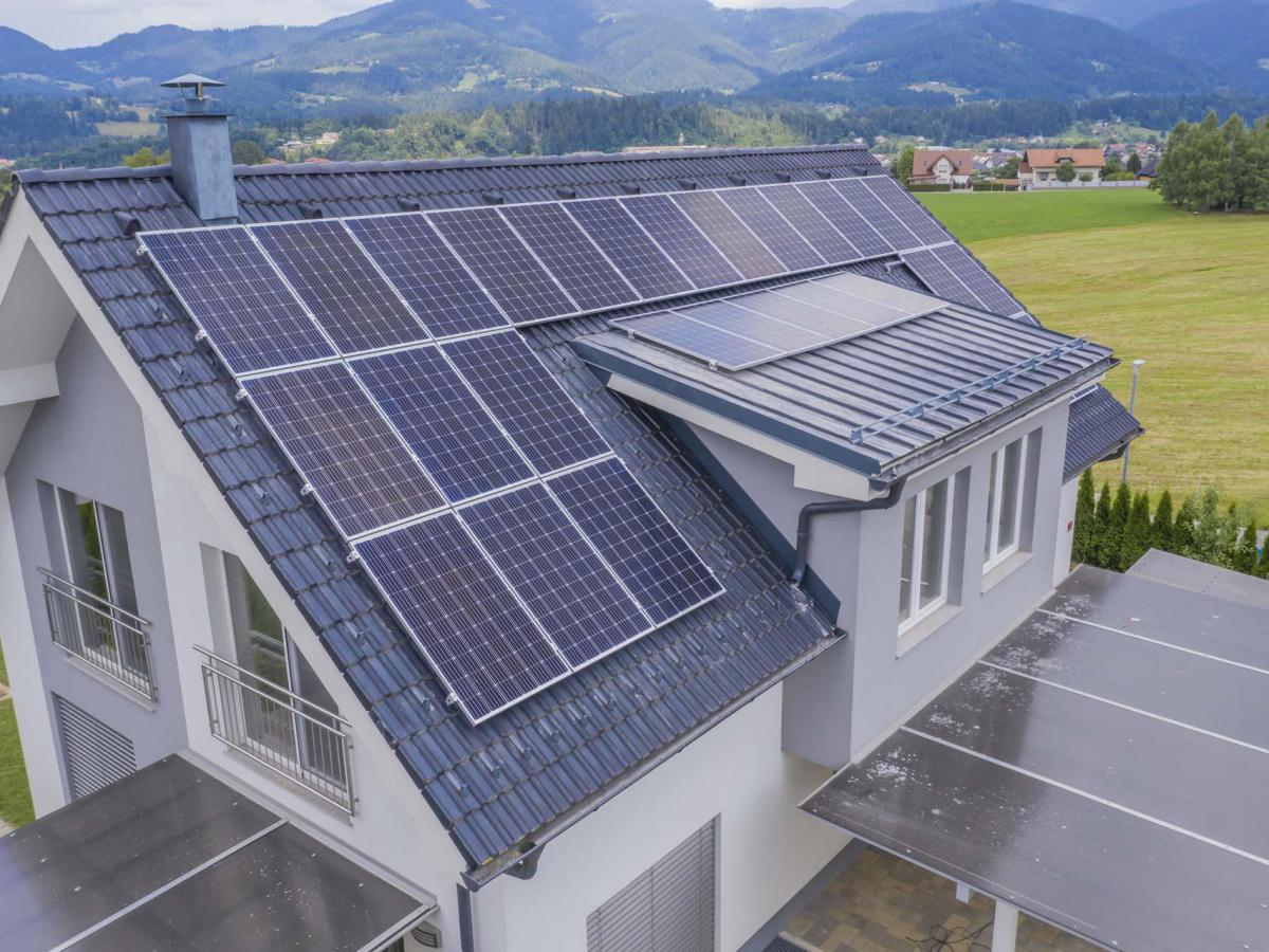 découvrez comment construire une maison autosuffisante qui allie confort et respect de l'environnement. apprenez les techniques d'énergie renouvelable, de gestion de l'eau et de production alimentaire pour vivre de manière durable et indépendante.
