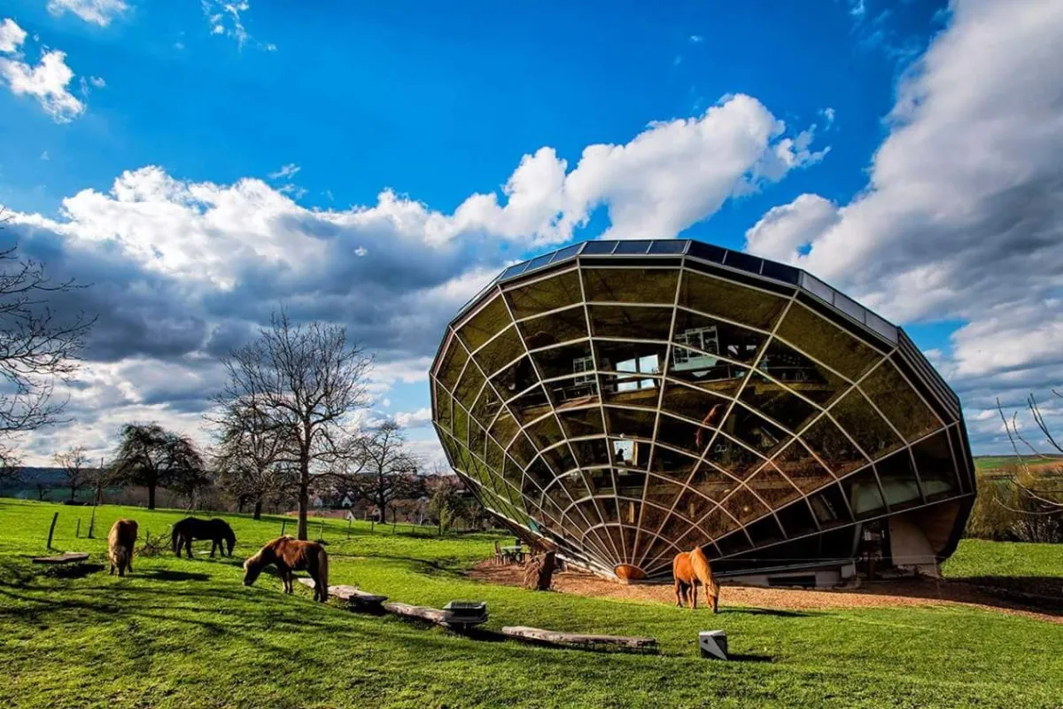 découvrez les avantages d'une maison solaire : une construction écologique, qui utilise l'énergie du soleil pour réduire vos factures d'électricité tout en préservant l'environnement. adoptez un mode de vie durable avec des solutions innovantes adaptées à vos besoins.