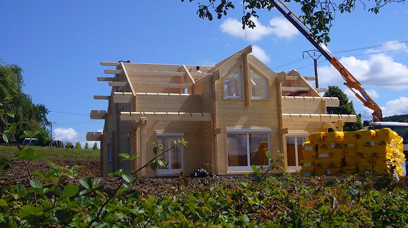 découvrez notre sélection de maisons auto, des habitats innovants et autonomes qui allient confort, mobilité et écologie. trouvez la maison idéale pour une vie nomade tout en préservant l'environnement.