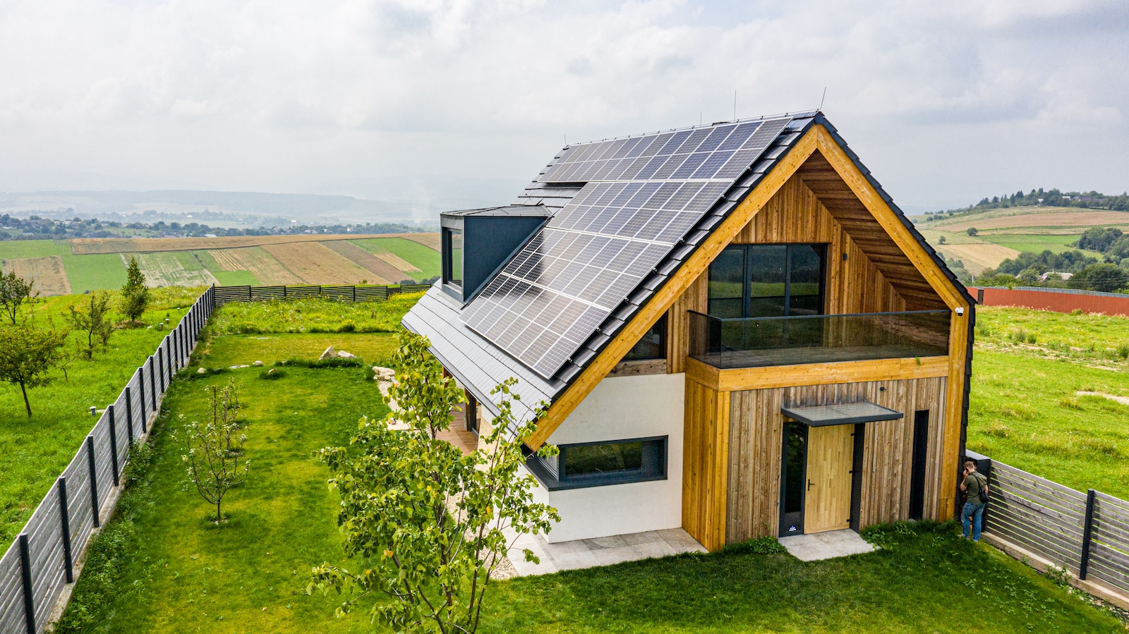 découvrez comment les maisons énergétiques révolutionnent la manière de vivre, alliant confort et respect de l'environnement grâce à des solutions innovantes et durables. apprenez-en davantage sur les matériaux écologiques, l'efficacité énergétique et les technologies vertes qui transforment les habitats modernes.