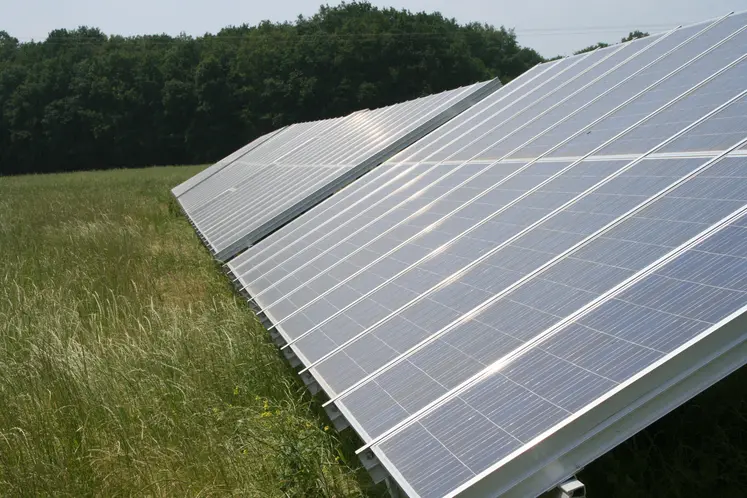 découvrez les dernières innovations et tendances des panneaux photovoltaïques en 2025. explorez comment ces technologies de pointe transforment l'énergie solaire pour un avenir durable et économique.